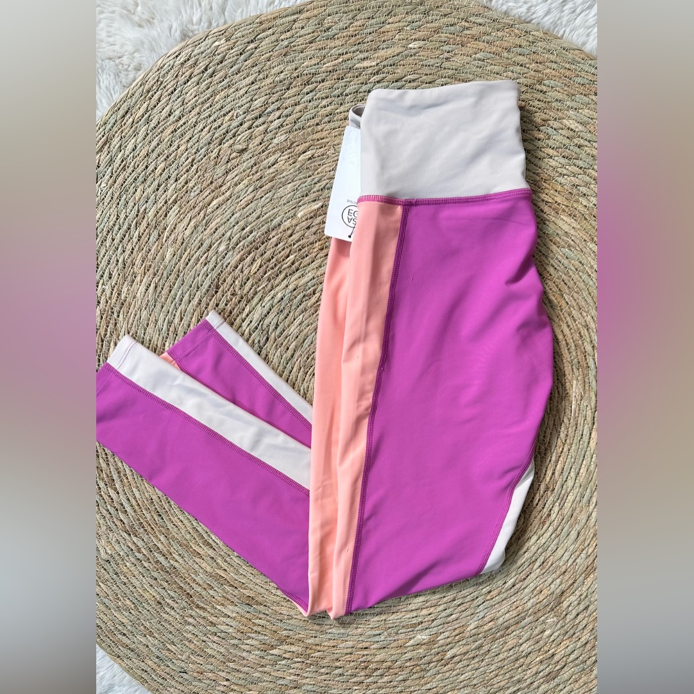 NWT Athletic Leggings Size M